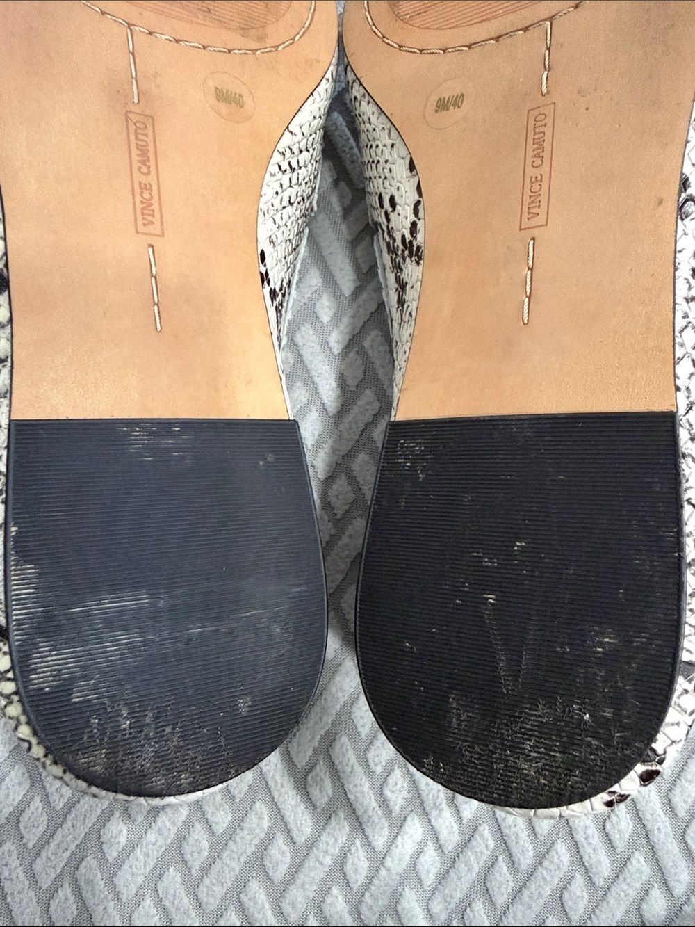 Vince Camuto Black and Cream Snakeskin Slip-On Loafers with Silver Bit Size 9M - Picture 13 of 13